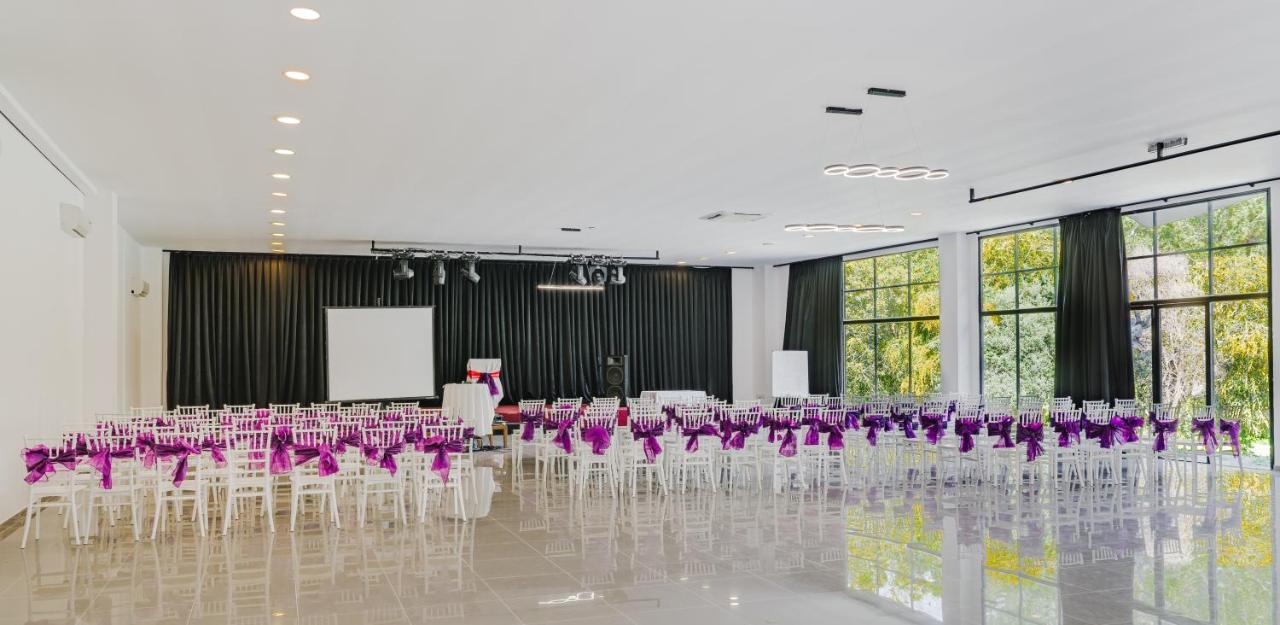 Uptown Bueyuek Anadolu Girne Hotel מראה חיצוני תמונה