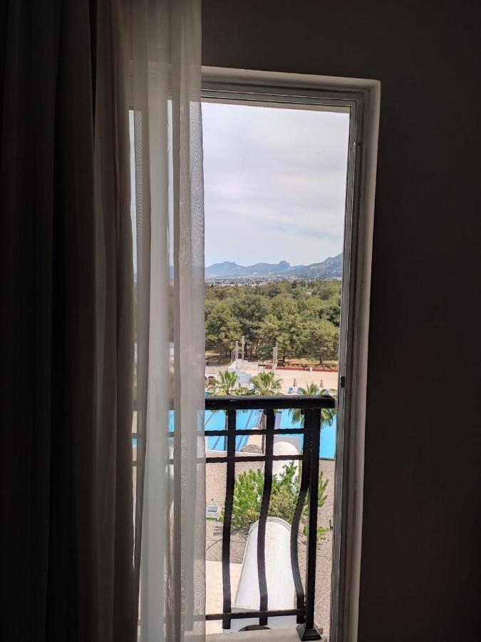 Uptown Bueyuek Anadolu Girne Hotel מראה חיצוני תמונה