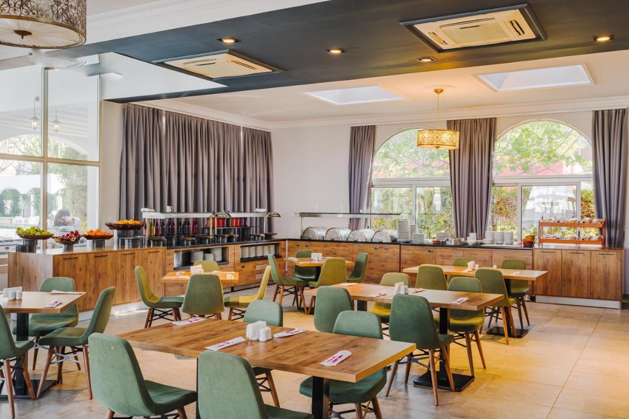 Uptown Bueyuek Anadolu Girne Hotel מראה חיצוני תמונה