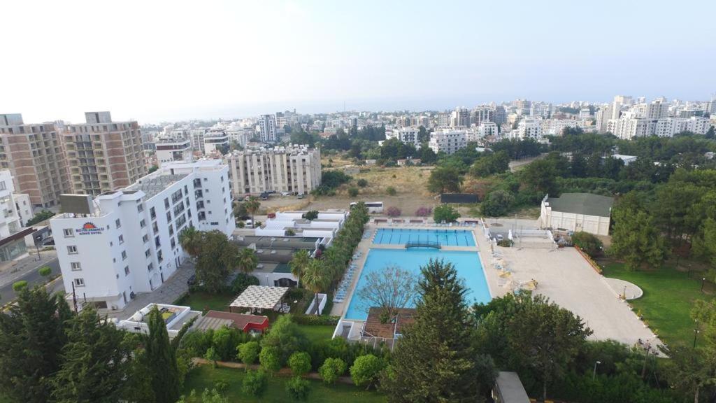 Uptown Bueyuek Anadolu Girne Hotel מראה חיצוני תמונה