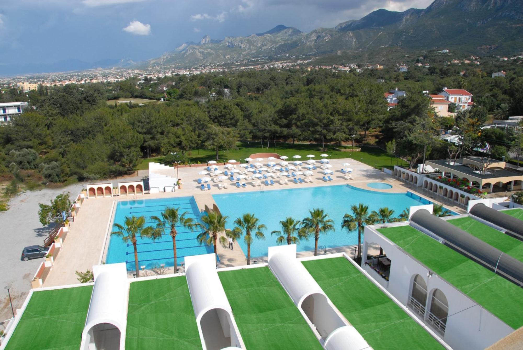 Uptown Bueyuek Anadolu Girne Hotel מראה חיצוני תמונה