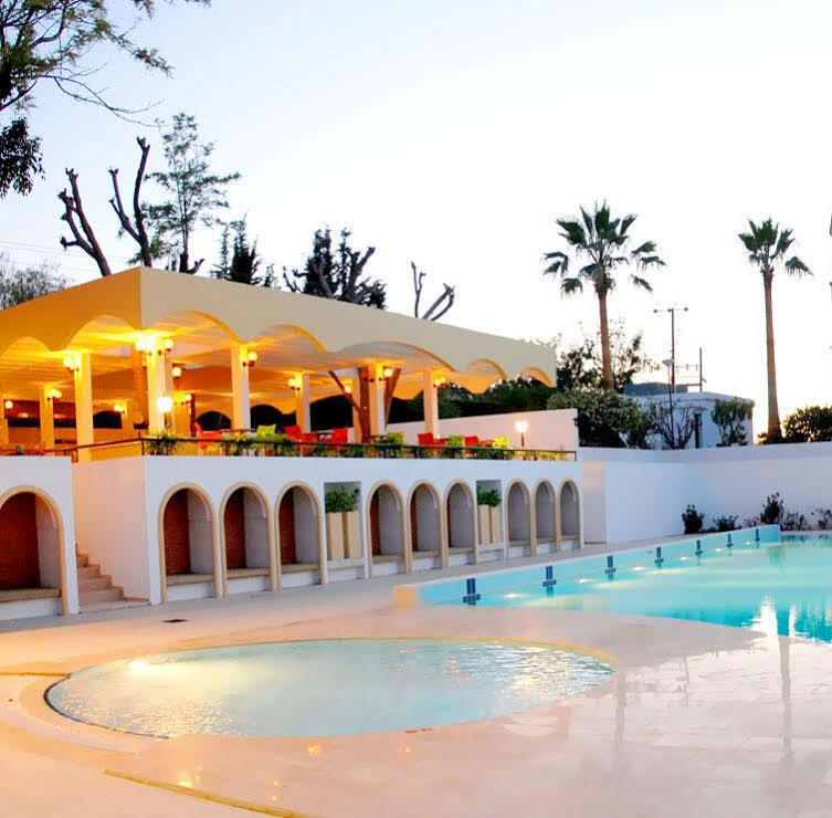 Uptown Bueyuek Anadolu Girne Hotel מראה חיצוני תמונה