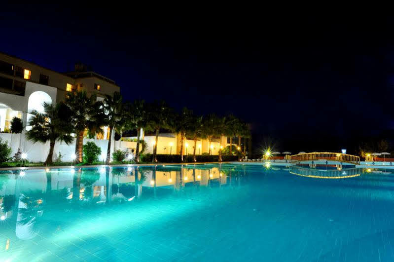 Uptown Bueyuek Anadolu Girne Hotel מראה חיצוני תמונה