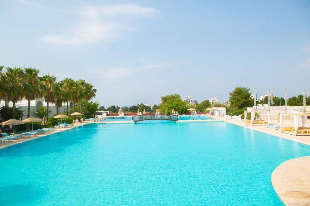 Uptown Bueyuek Anadolu Girne Hotel מראה חיצוני תמונה